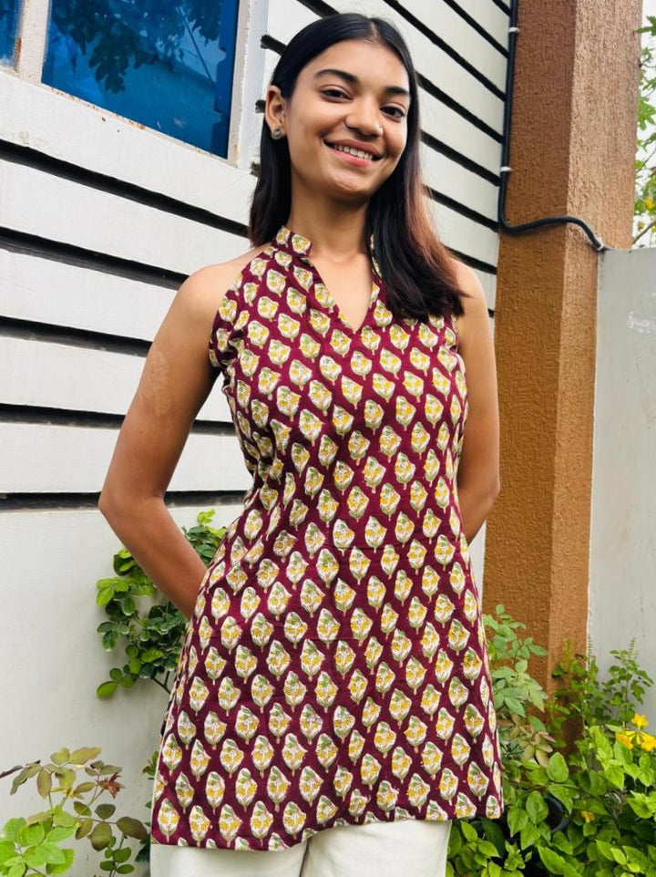 Maroon Mandarin Collar Cotton Short Kurti – product photograph 5 | SORSHA™