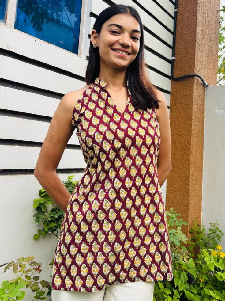 Maroon Mandarin Collar Cotton Short Kurti – product photograph 5 | SORSHA™