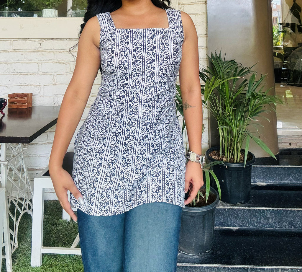 Paisley Short Kurti – product photograph 2 | SORSHA™