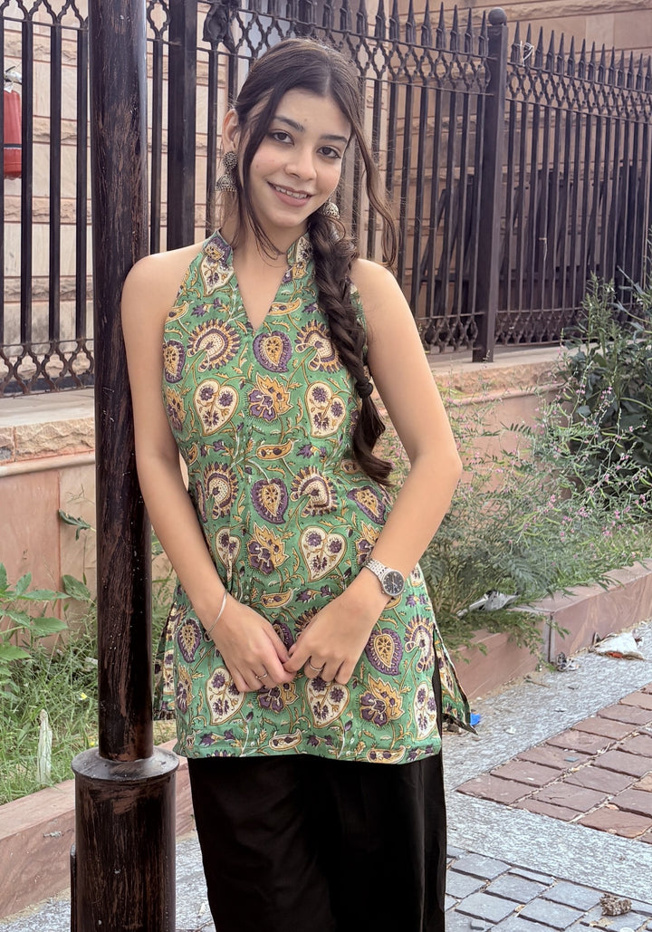 Green Mandarin Collar Cotton Short Kurti – product photograph 1 | SORSHA™