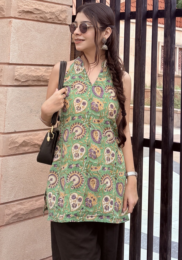 Green Mandarin Collar Cotton Short Kurti – product photograph 4 | SORSHA™