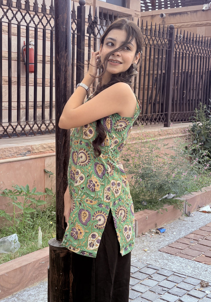 Green Mandarin Collar Cotton Short Kurti – product photograph 2 | SORSHA™
